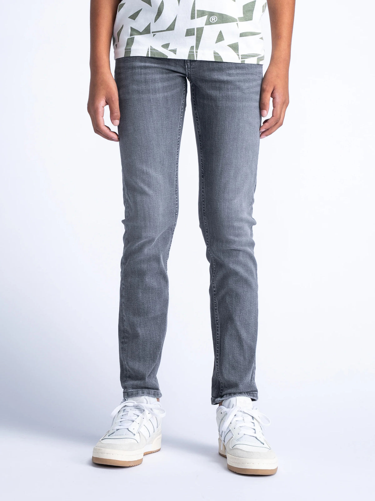 RUSSEL-BOYS-9700