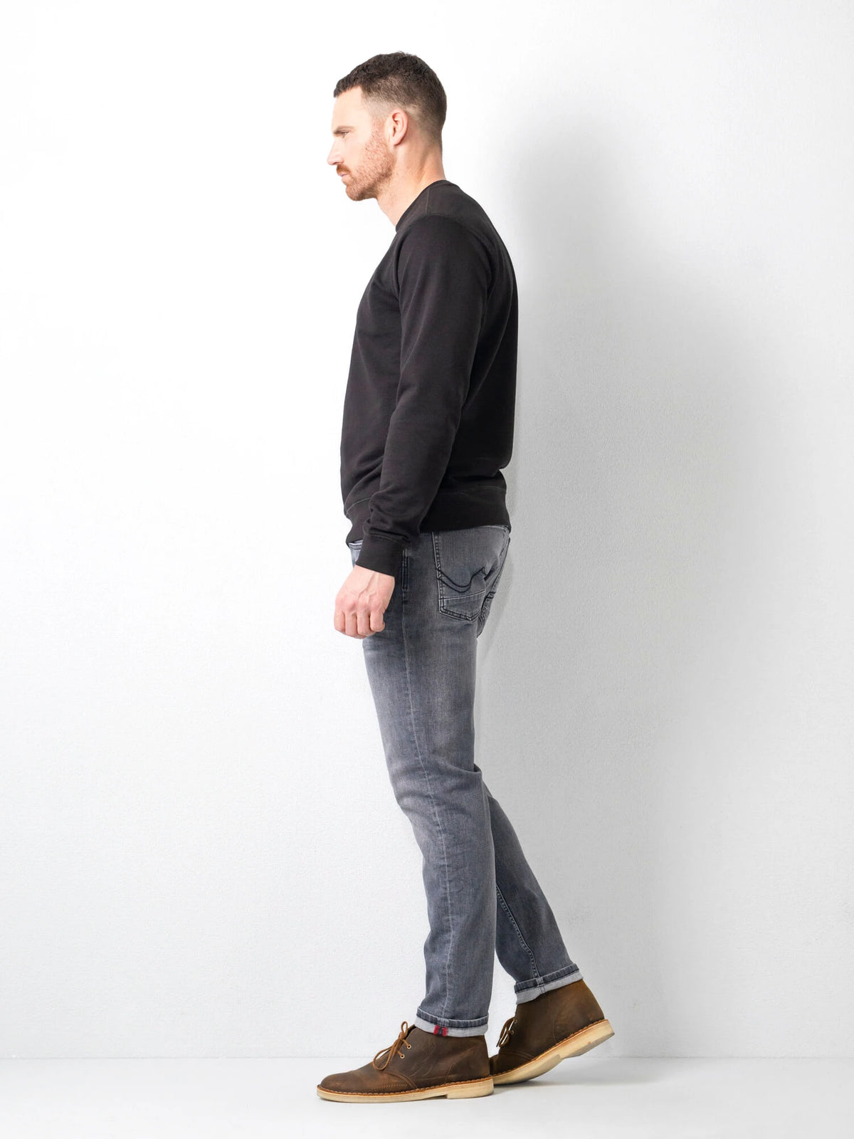 RUSSEL-9700