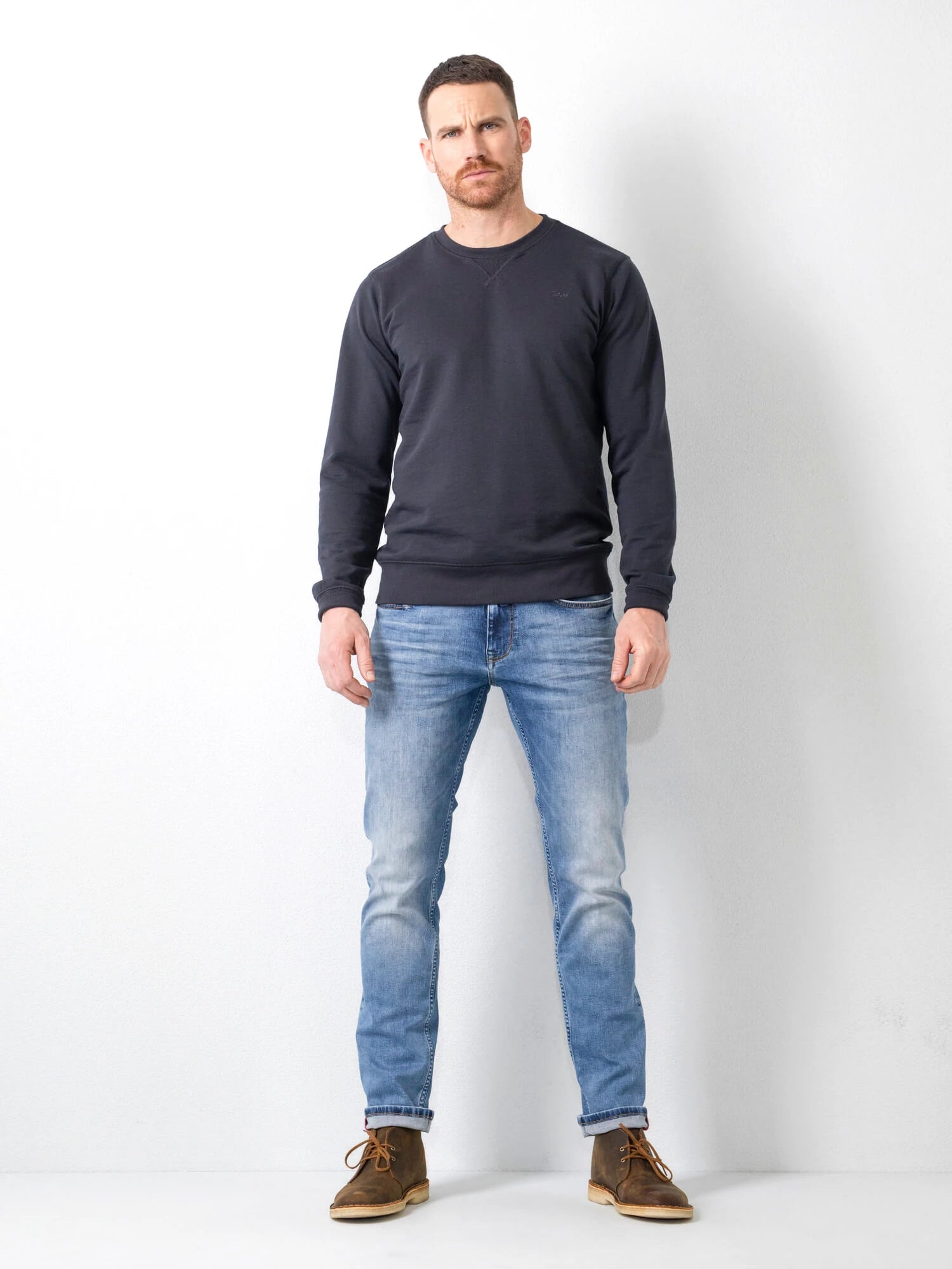 RUSSEL-5701