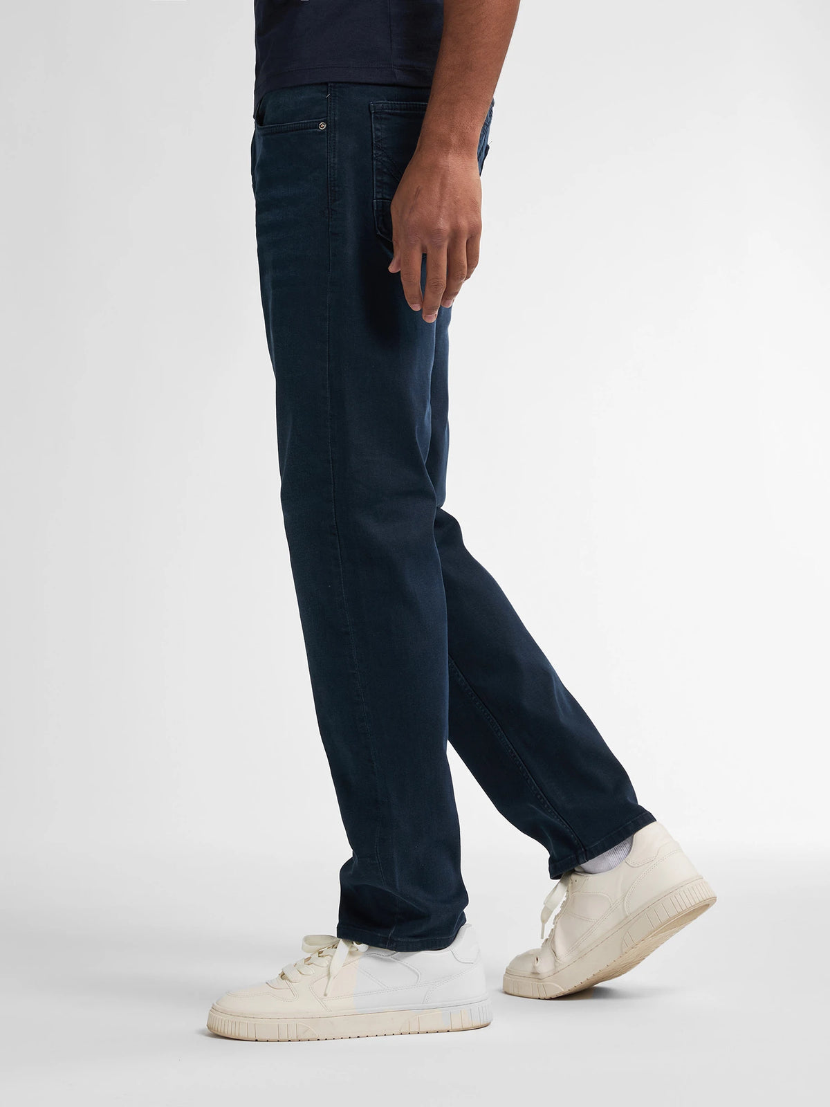 RUSSEL-5803