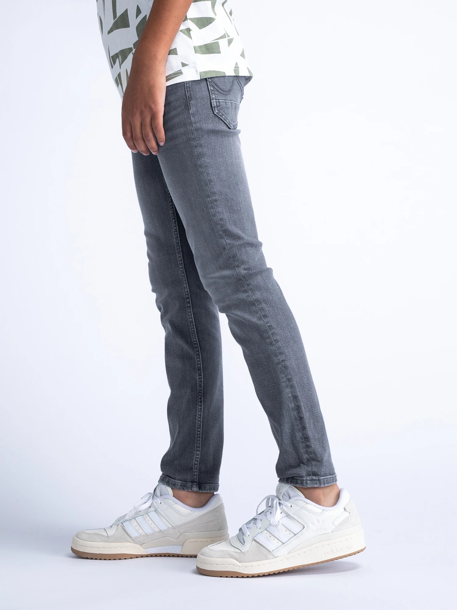 RUSSEL-BOYS-9700