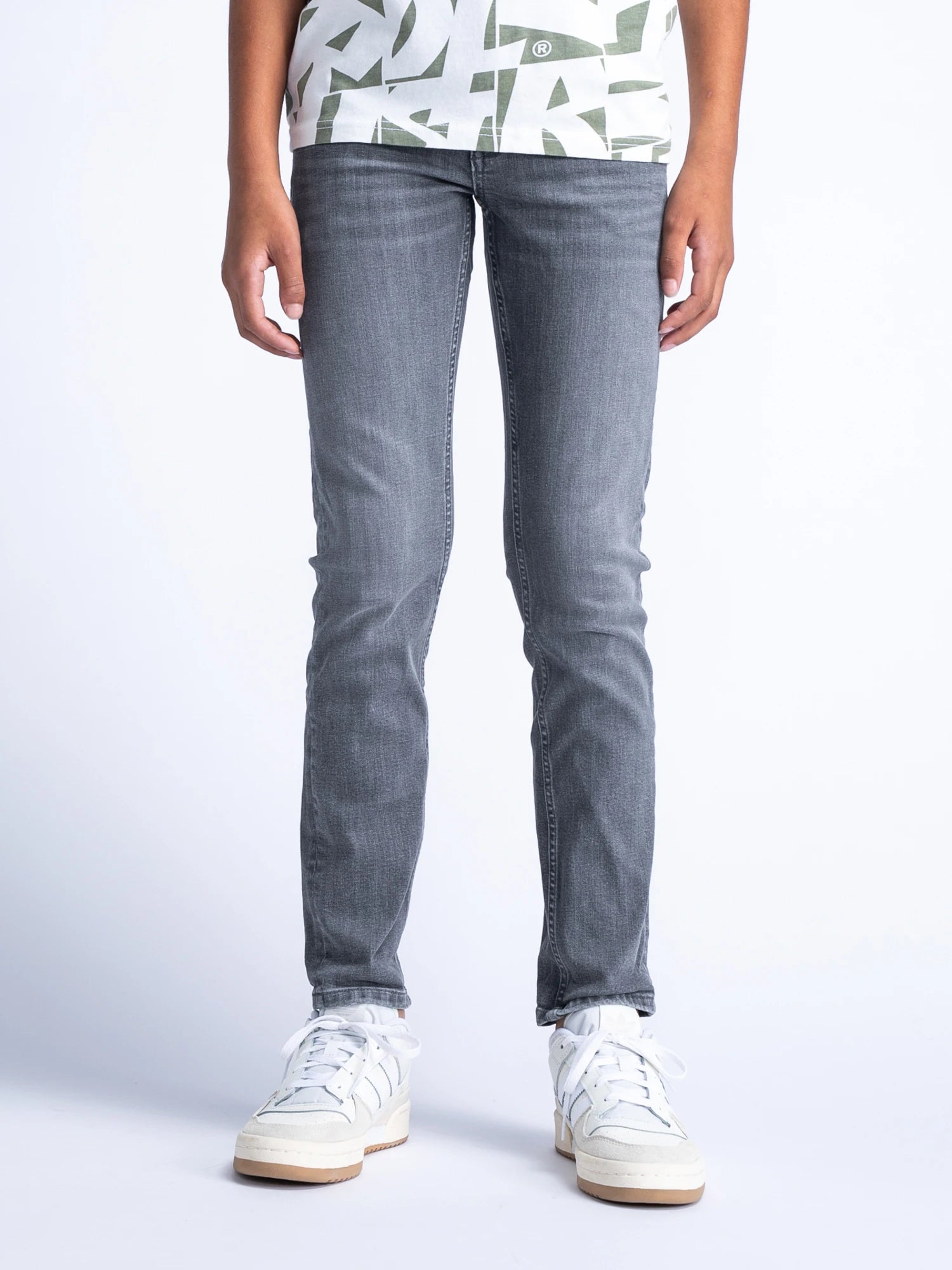RUSSEL-BOYS-9700