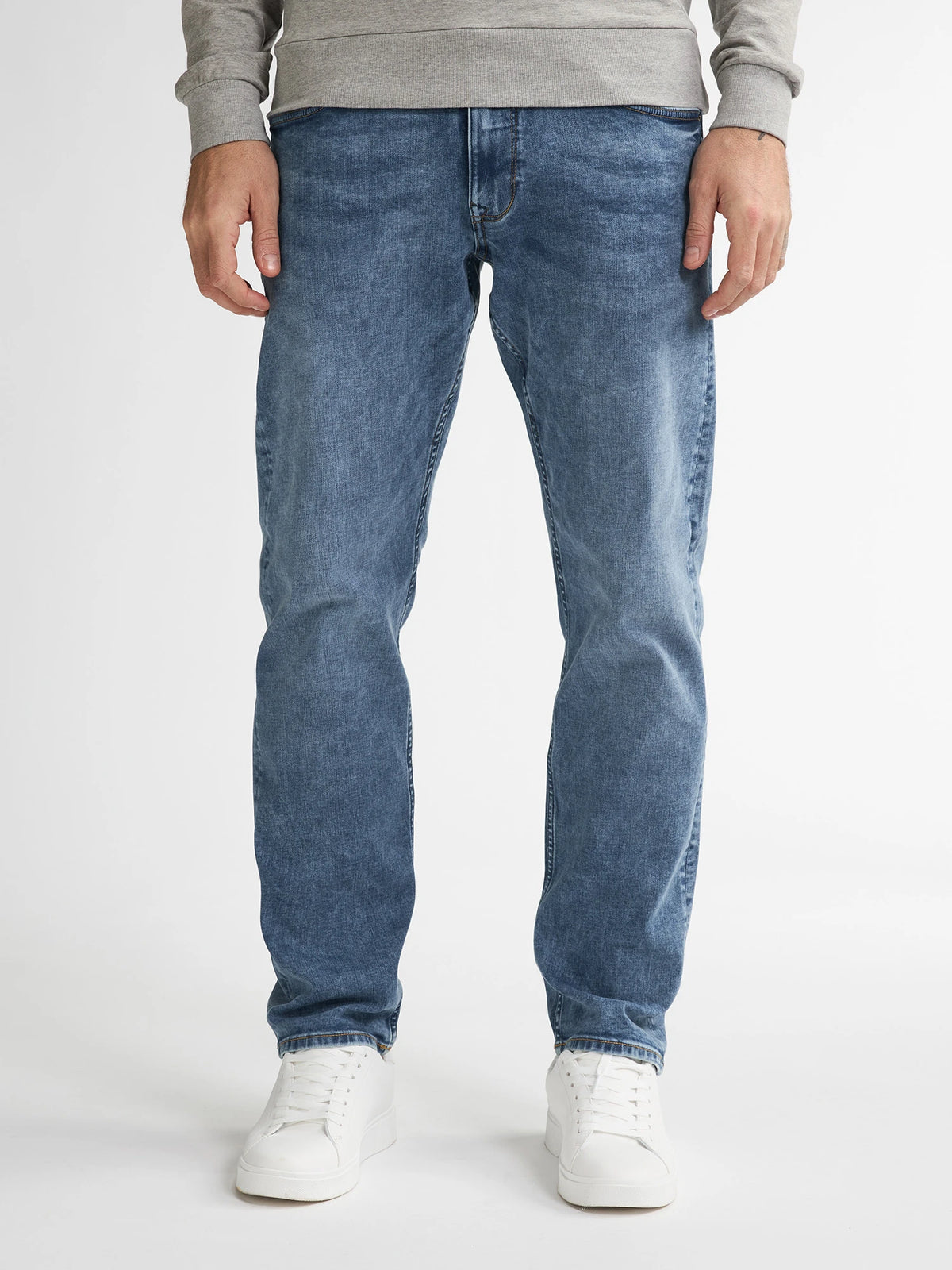 RUSSEL-5701