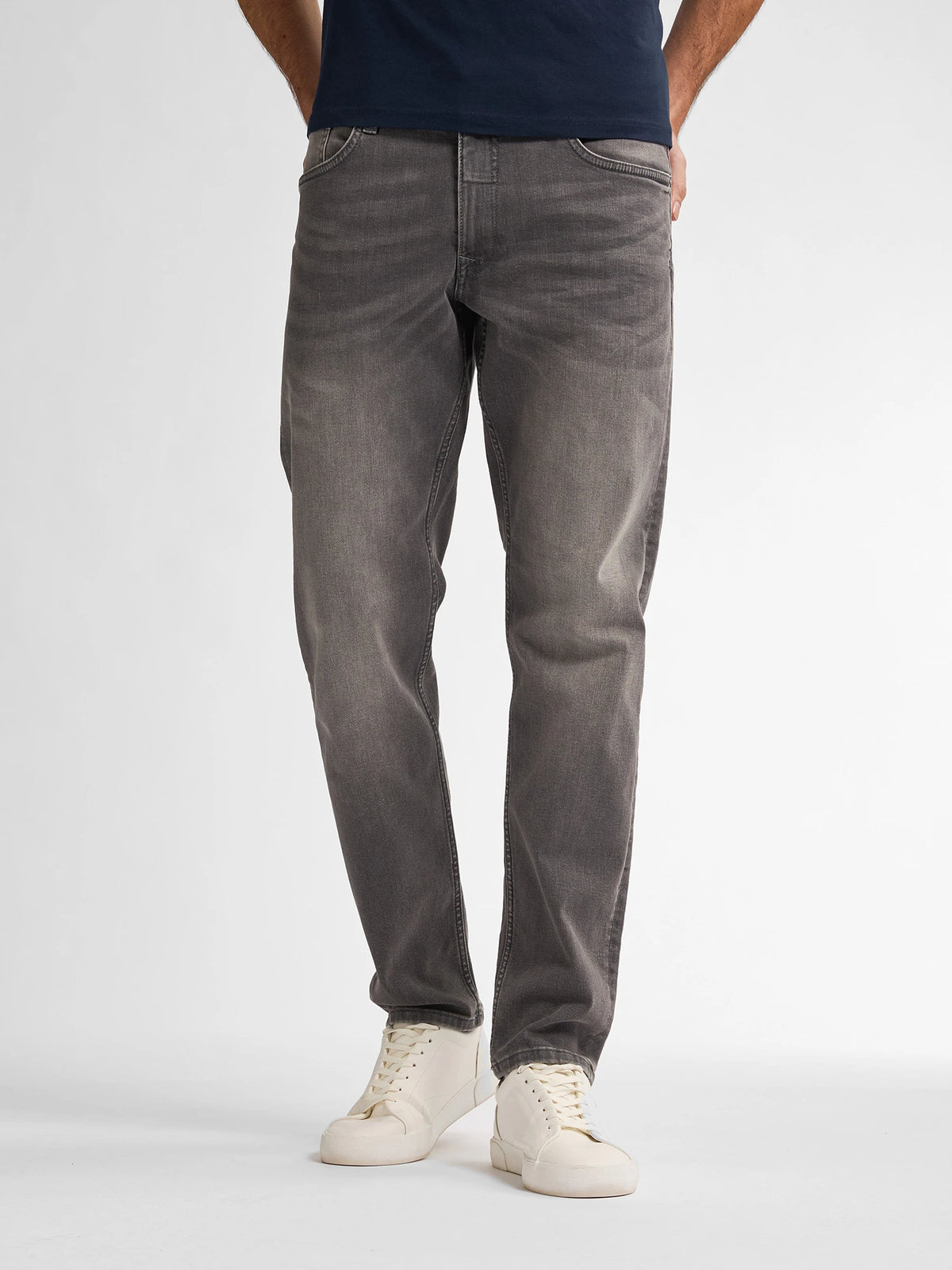 RUSSEL-9700