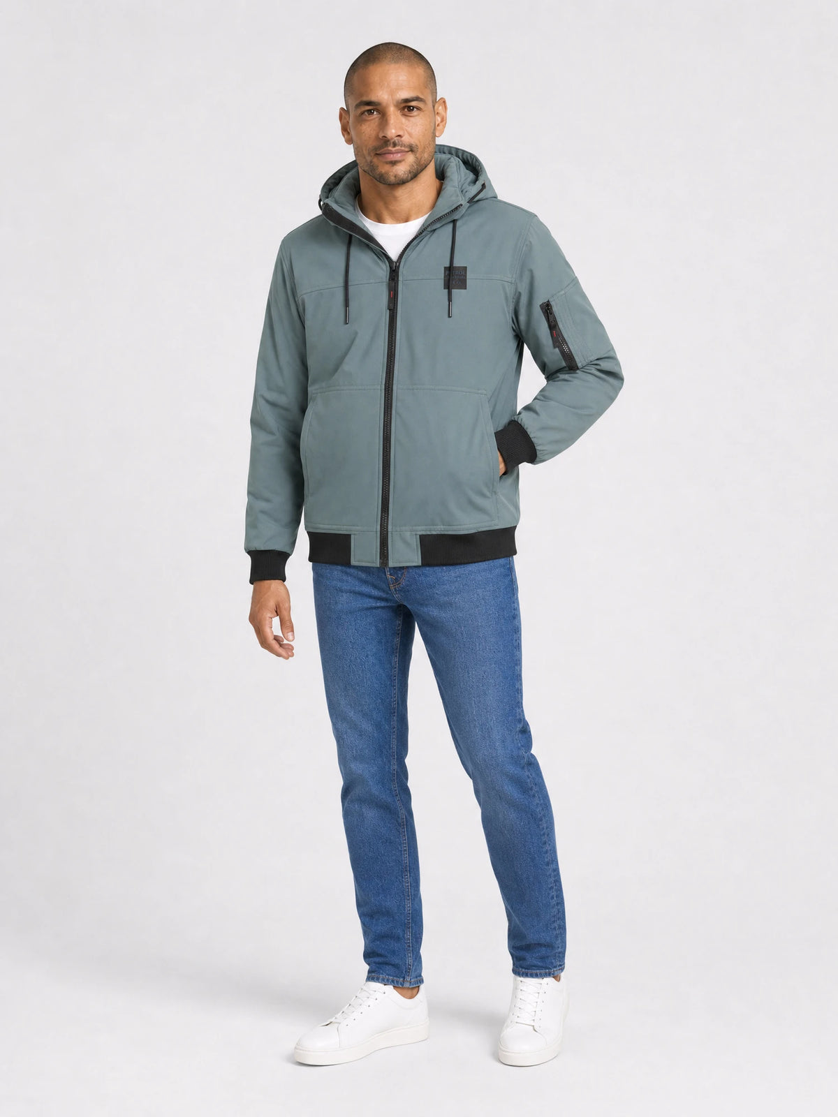 Cazadora bomber con capucha ironvalley