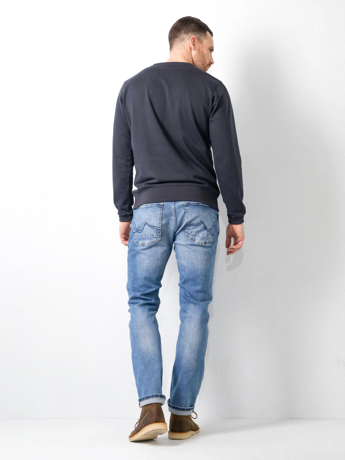 RUSSEL-5701