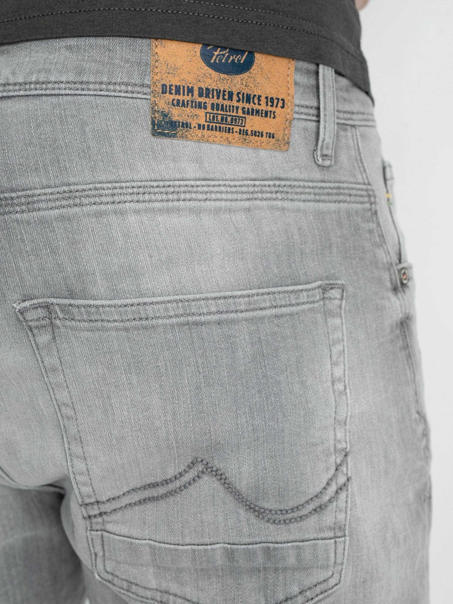 M-1030-SHO004-9706