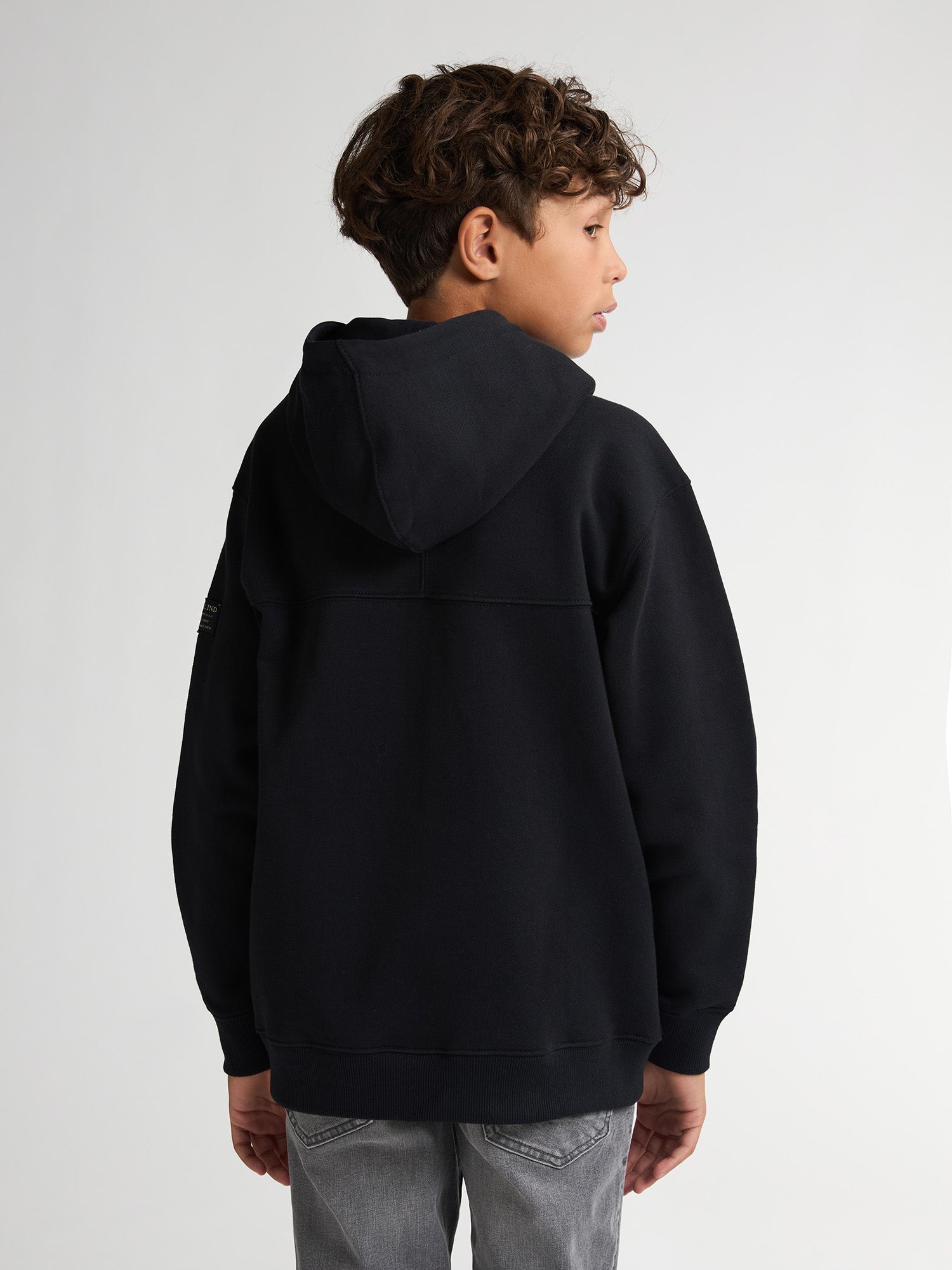 Discover the Hooded Sweater Rogue from Petrol Quality