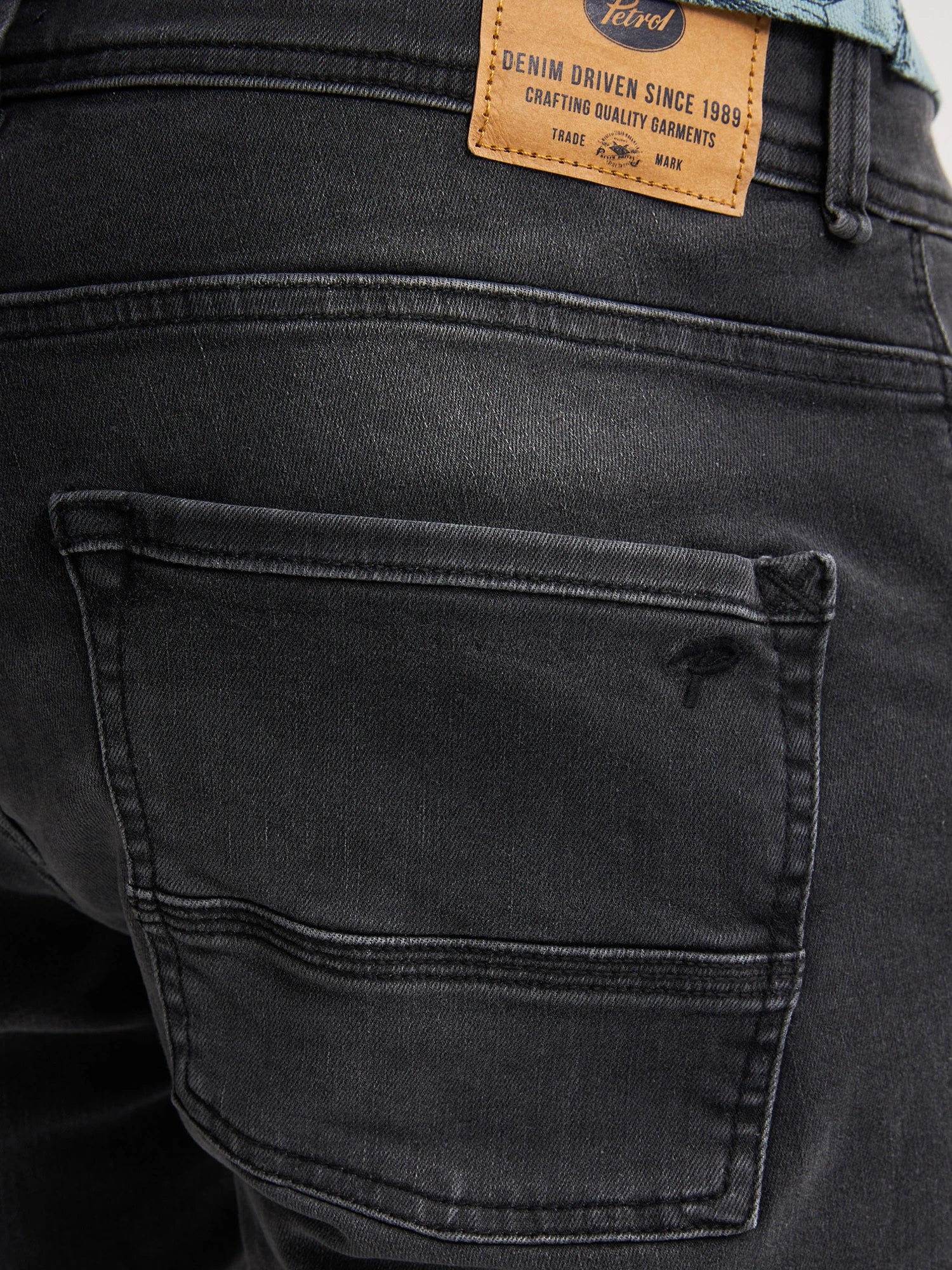 M-1050-SHO003-9705