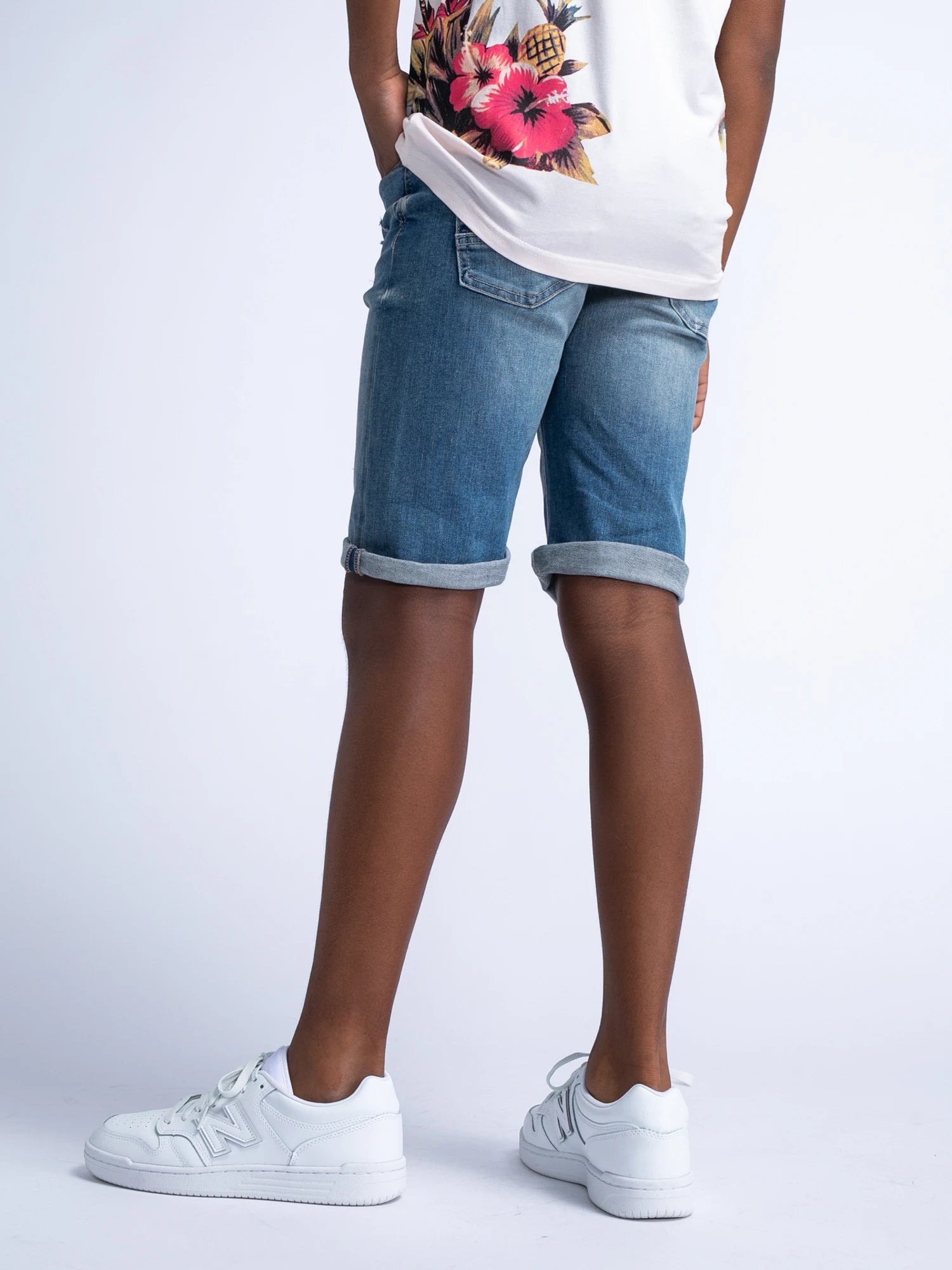 B-1040-SHO022-5711